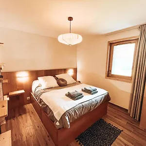 Appartement Le Peyra, 4 Personnes Avec Terrasse Et Jardin, Le Monêtier-les-Bains