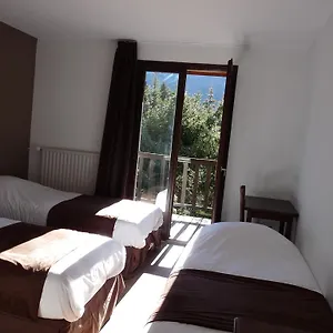 3* Hotel De Violaine